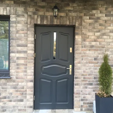 By The アパート トシェビエシュ