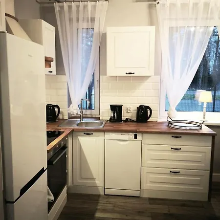 By The アパート トシェビエシュ