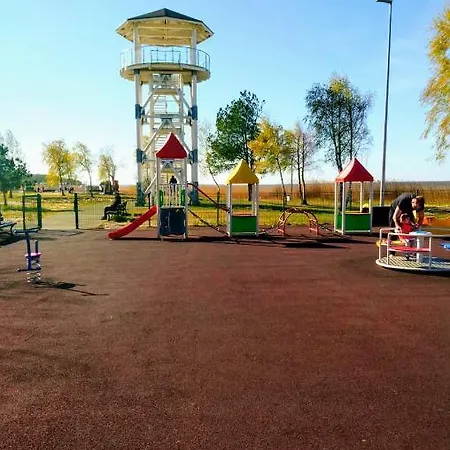 By The アパート トシェビエシュ